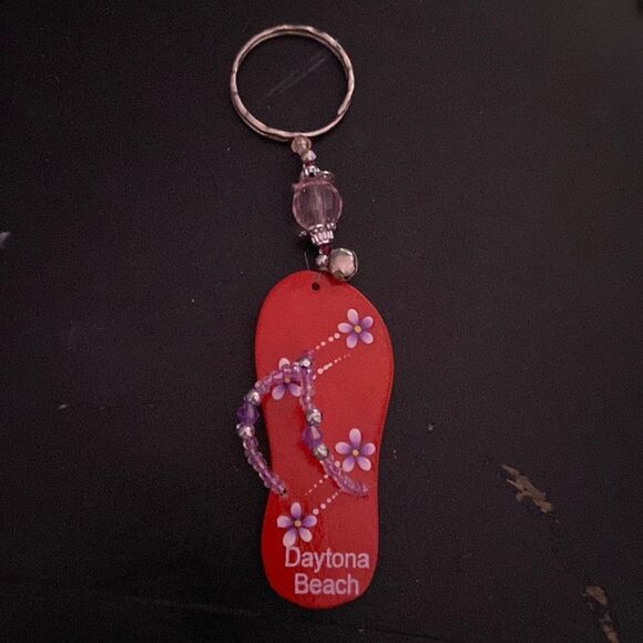 Daytona Beach Red Flip Flop Keychain Souvenir Travel Gift Key Ring - Picture 1 of 4